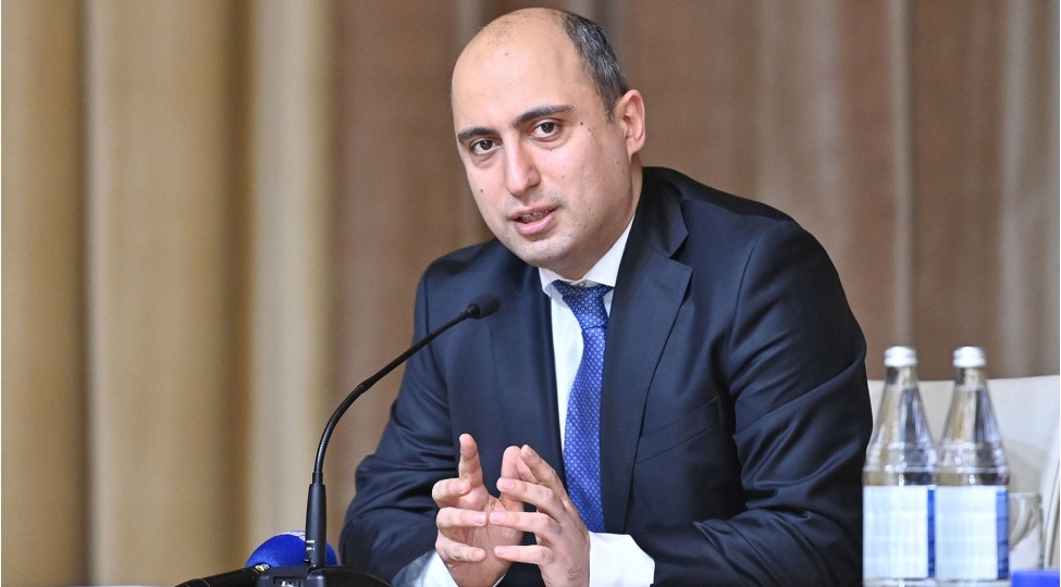 Emin Əmrullayev: Təhsilalana ayrılan investisiyanın ədalətli bölgüsü önəmlidir