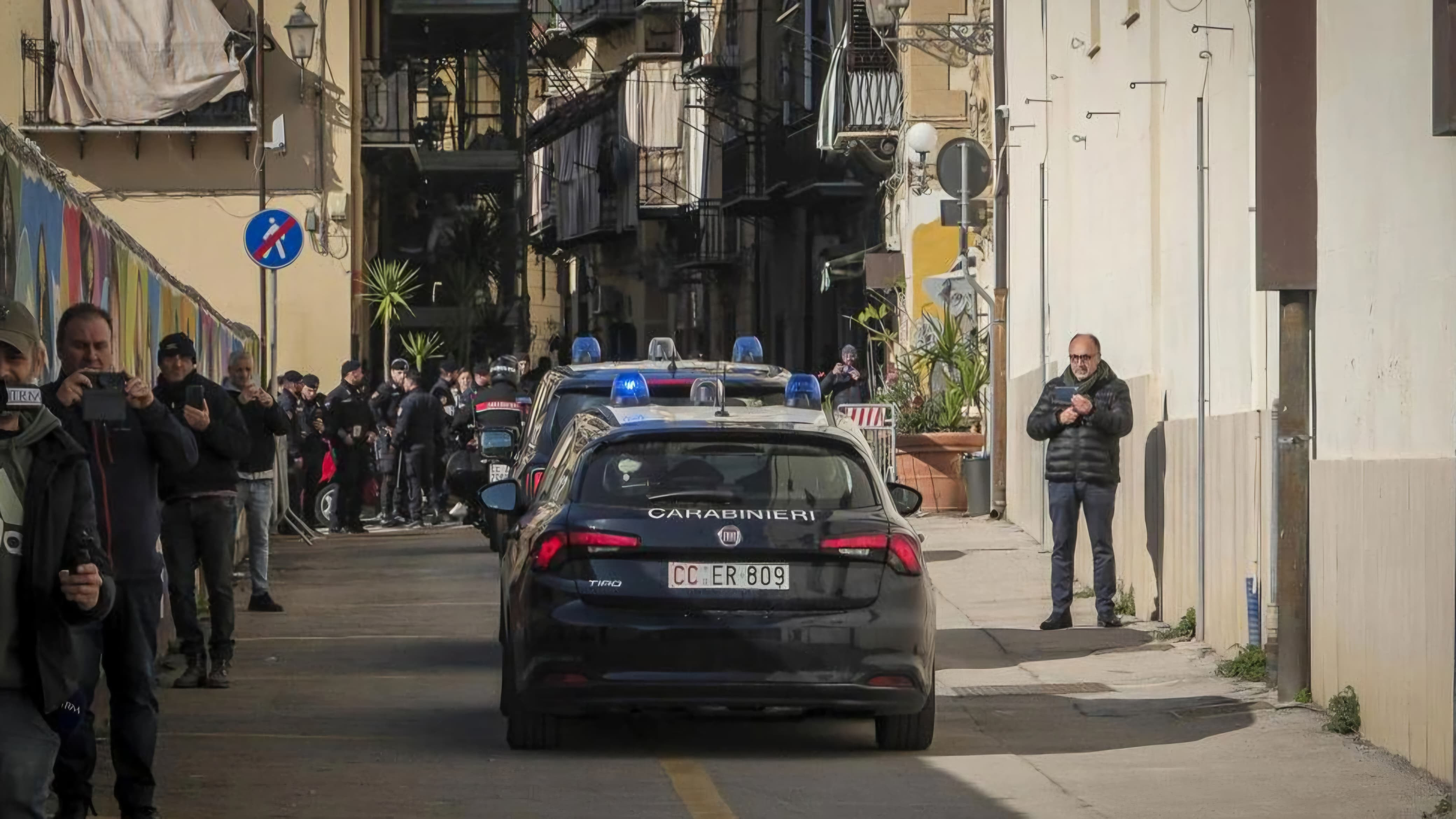 İtaliyada mafiyaya ağır zərbə: 181 nəfər saxlanıldı