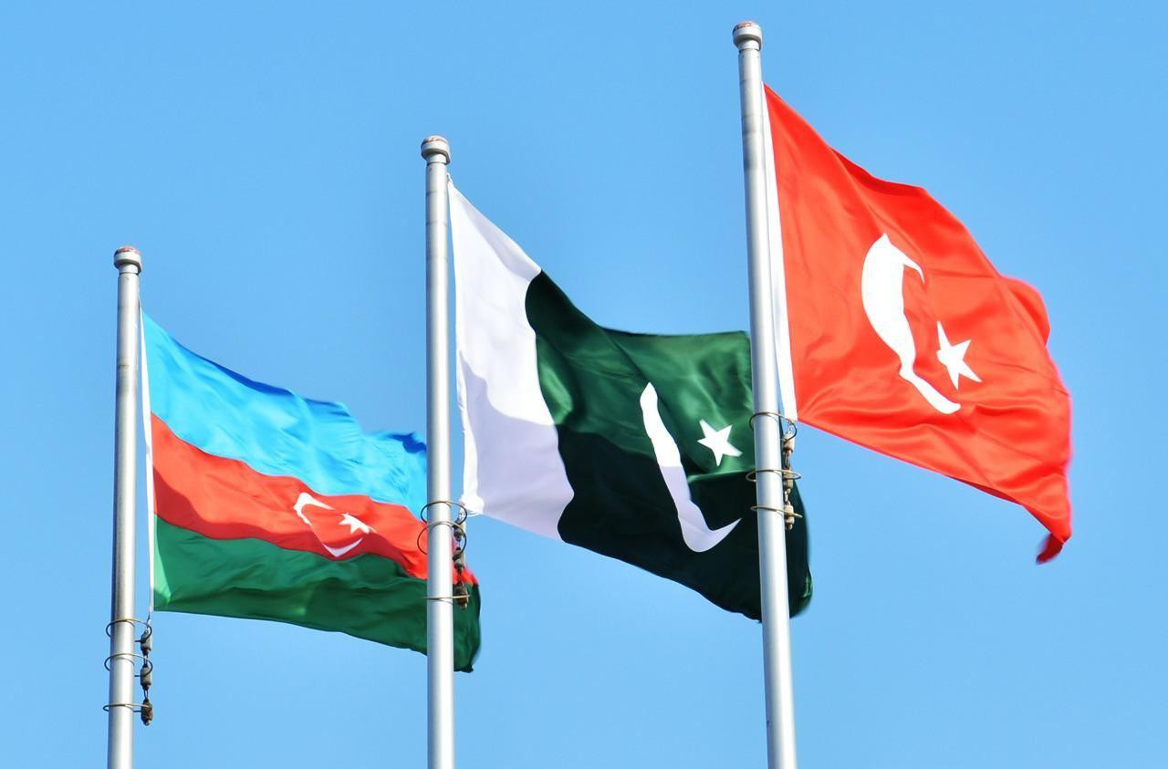 Nazir: “Azərbaycan, Türkiyə və Pakistanın bayraqlarını birgəliyi ölkələr arasında dərin əlaqənin bir göstəricisidir”