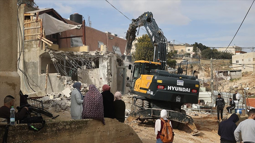 İsrail ordusu fələstinlinin evini bombaladı