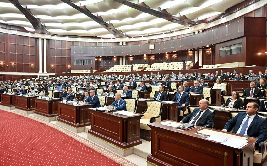 “Korrupsiyaya qarşı mübarizə haqqında” qanuna dəyişiklik ilk oxunuşda təsdiqlənib