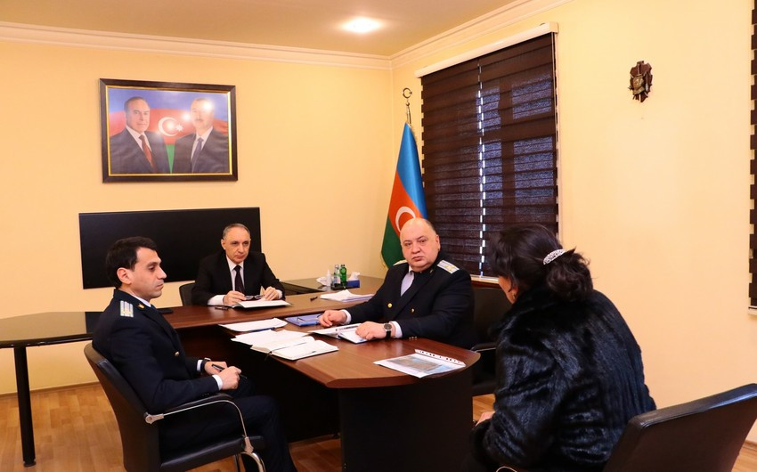 Baş prokuror Bakının Xəzər rayonunda vətəndaşları qəbul edib