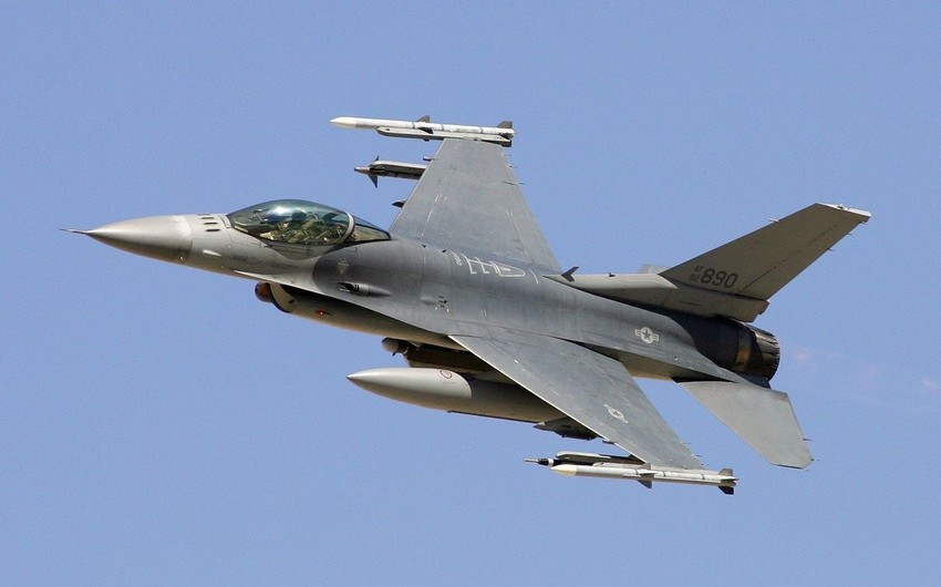 Müdafiə naziri: Danimarka vəd edilən “F-16”ların böyük hissəsini Ukraynaya təhvil verib