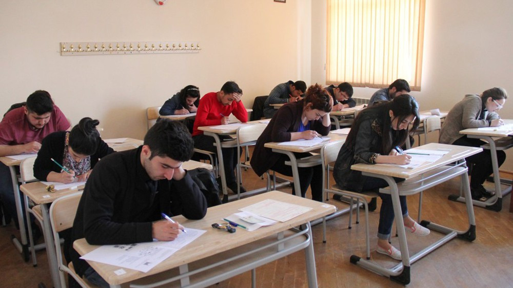 “Ata, mən bacardım”- İmtahan keçirilən məntəqələrdən REPORTAJ