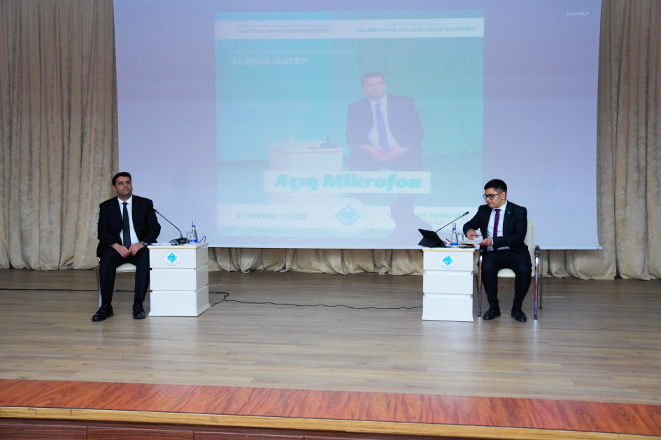 NDU-nun rektoru “Açıq mikrofon” layihəsi çərçivəsində tələbələrlə görüşüb