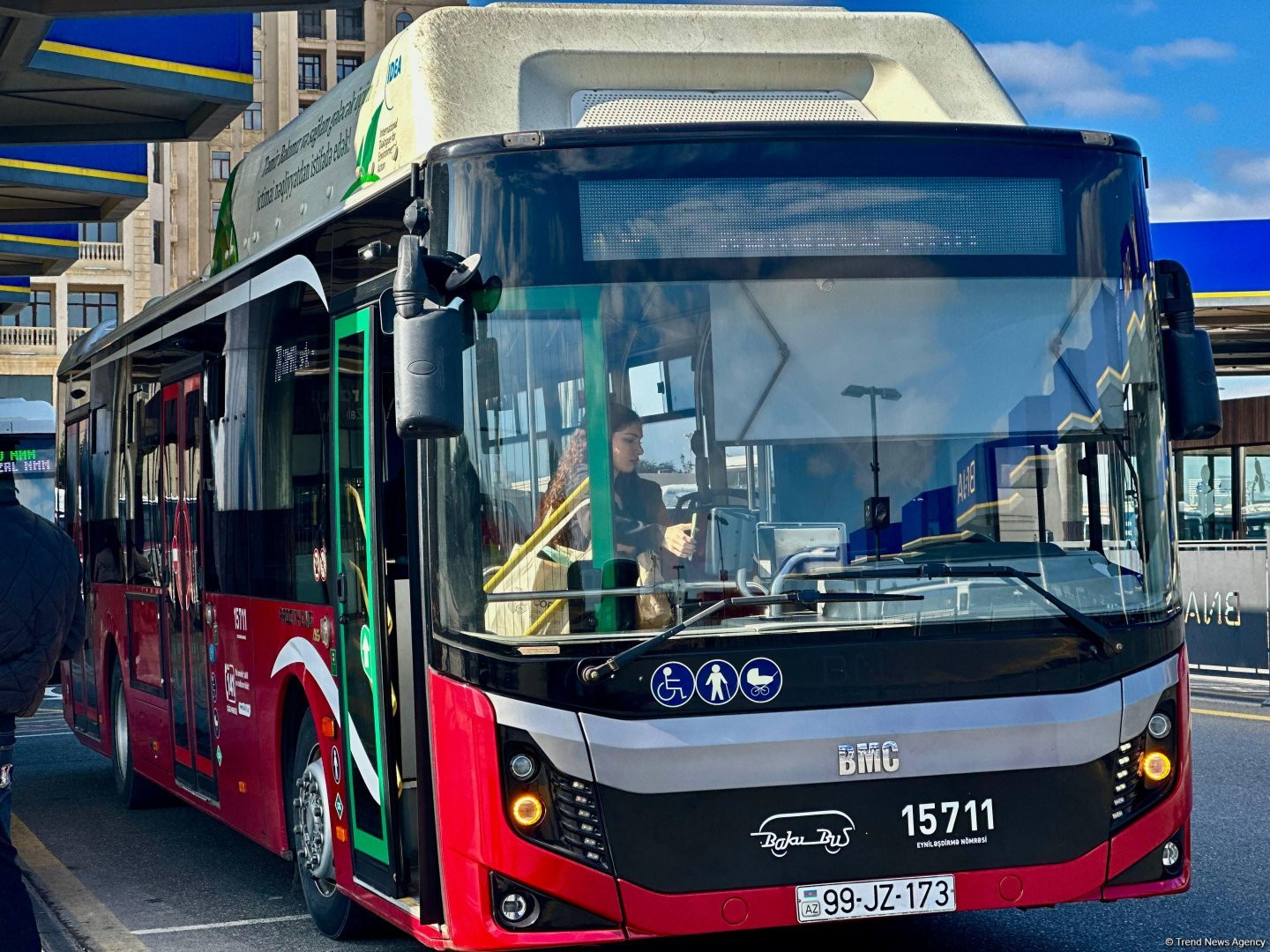Avtobuslara tətbiq edilən saat məhdudiyyəti aradan qaldırıldı