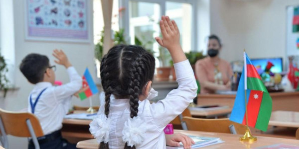 Şagirdlərin məktəb yerdəyişməsi ilə bağlı