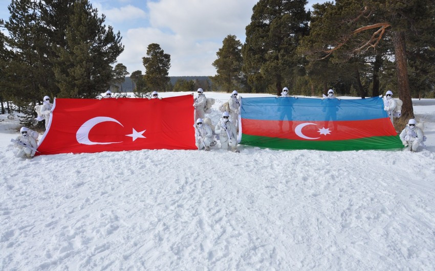 Azərbaycan və Türkiyə hərbçiləri birgə təlimdə