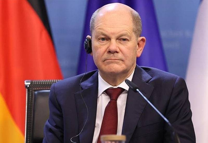 Şolts: Ukraynaya Avropa qoşunlarının göndərilməsi müzakirə olunmur