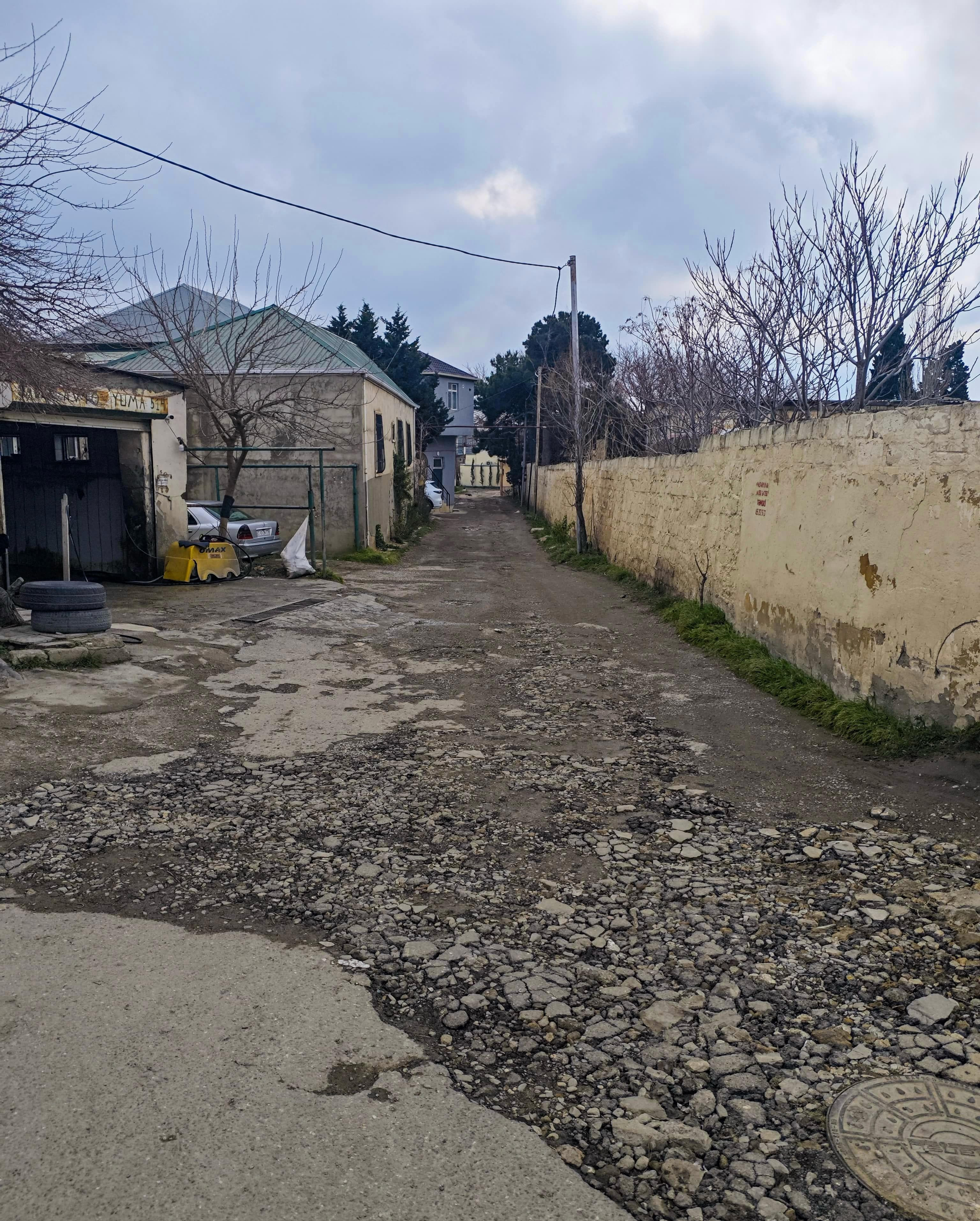 Xətai rayonunda yol problemi: İcra Hakimiyyətindən açıqlama