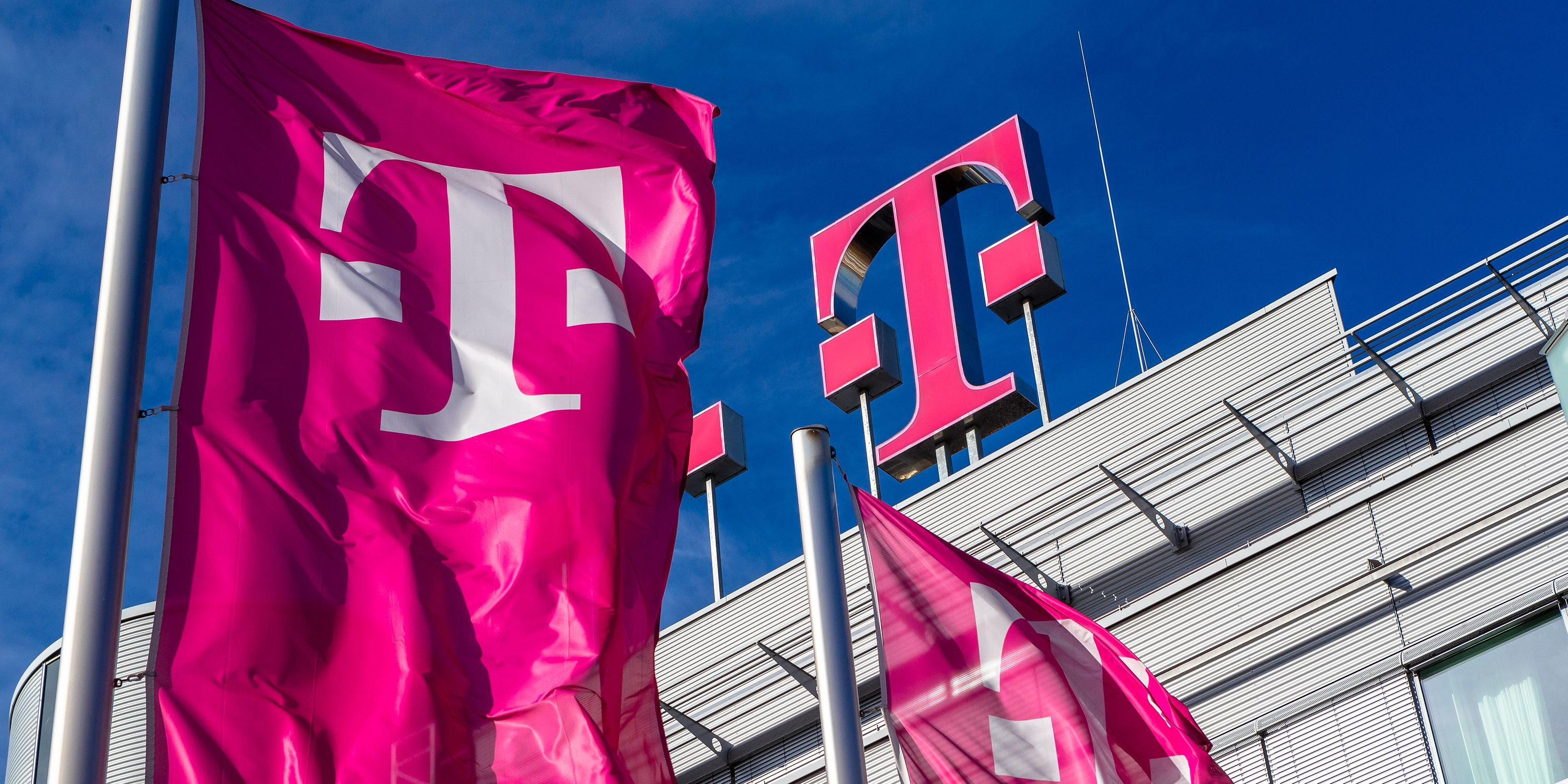 Deutsche Telekom və Perplexity 1000 dollardan ucuz süni intellekt telefonu təqdim edib