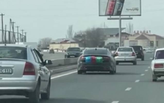 İrəvanda avtomobilindən Azərbaycan bayrağı asan sürücü saxlanıldı