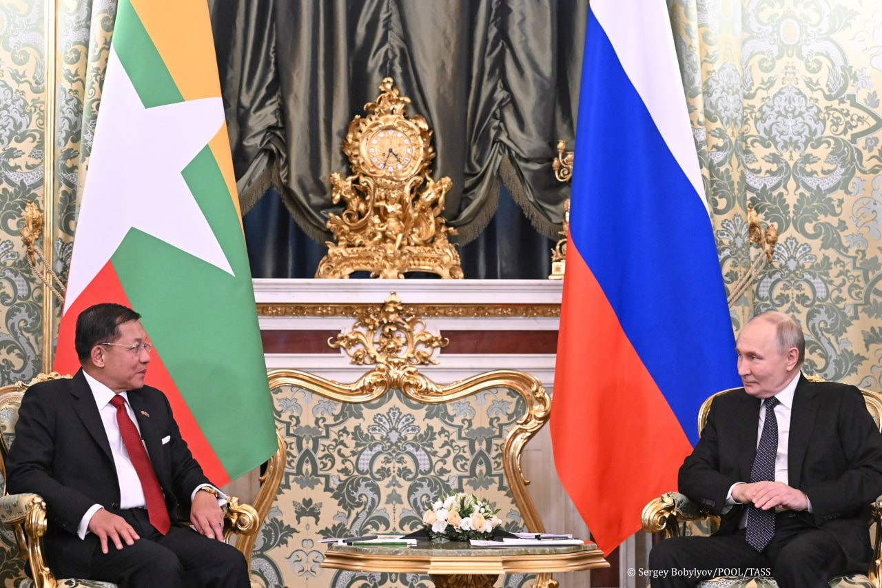 Vladimir Putin və Min Aun Hlayn Kremldə danışıqlara başladılar