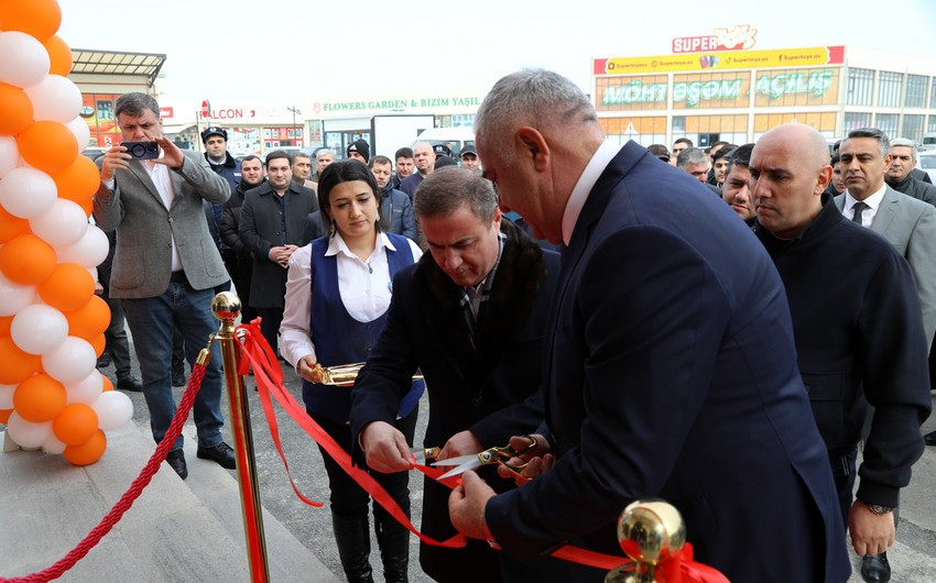 “Abşeron” Ticarət Mərkəzinin ərazisində avtovağzal xidməti təşkil edilir