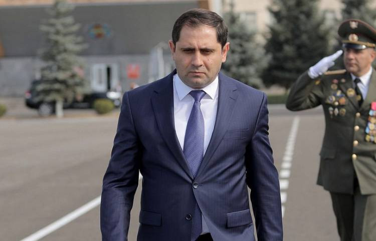 “Hraparak”: Ermənistan MN-də böhran var, Papikyan keçmiş hərbçilərə müraciət edir