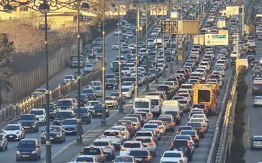 Bu yollarda tıxac var -