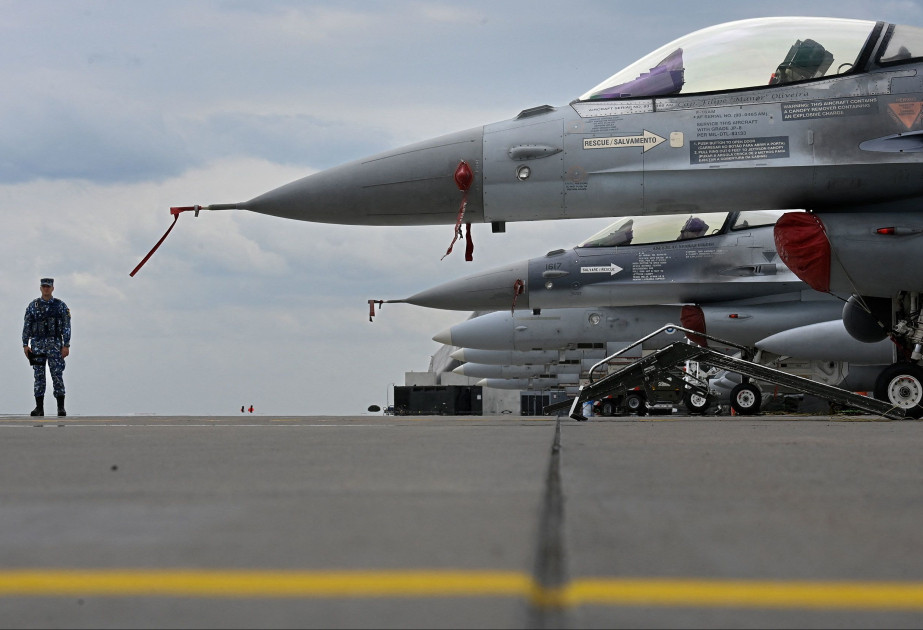 Belçika F-16 qırıcılarının Ukraynaya təhvil verilməsini təxirə saldı