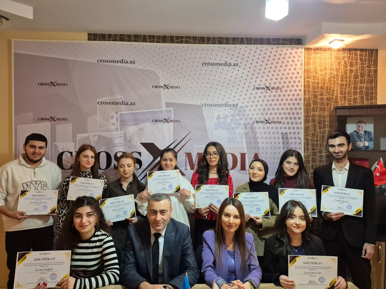 Crossmedia.az könüllülərinə sertifikatlar təqdim edilib -