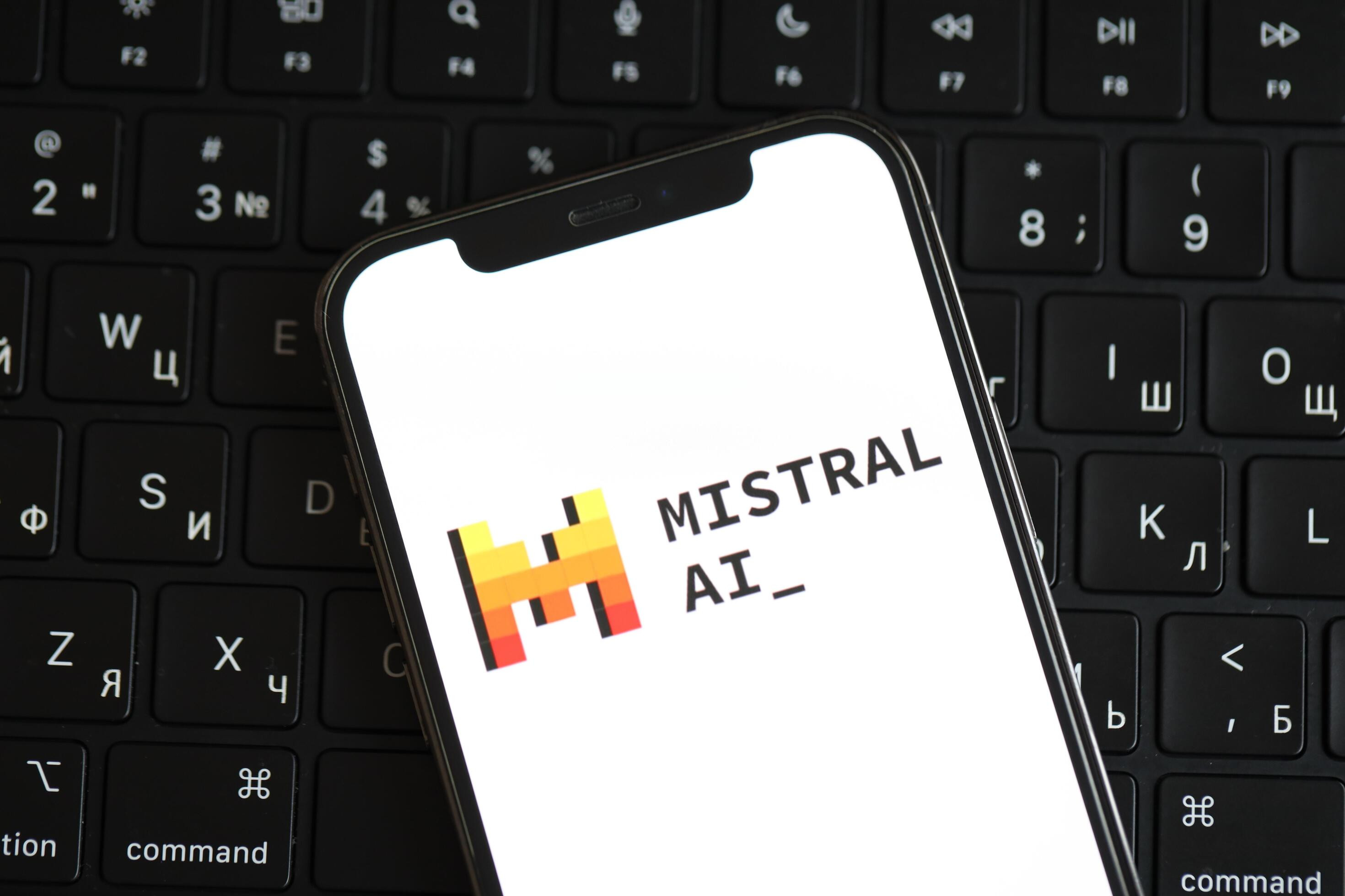Mistral PDF-ləri AI üçün uyğun mətnə çevirən yeni API təqdim etdi