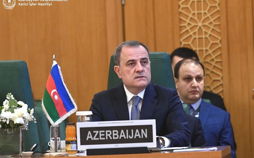 Ceyhun Bayramov İƏT Xarici İşlər Nazirləri Şurasının fövqəladə iclasında çıxış edib