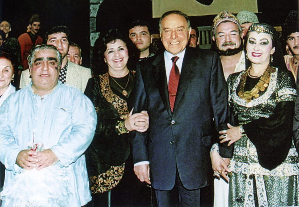 10 mart - Milli Teatr Günüdür