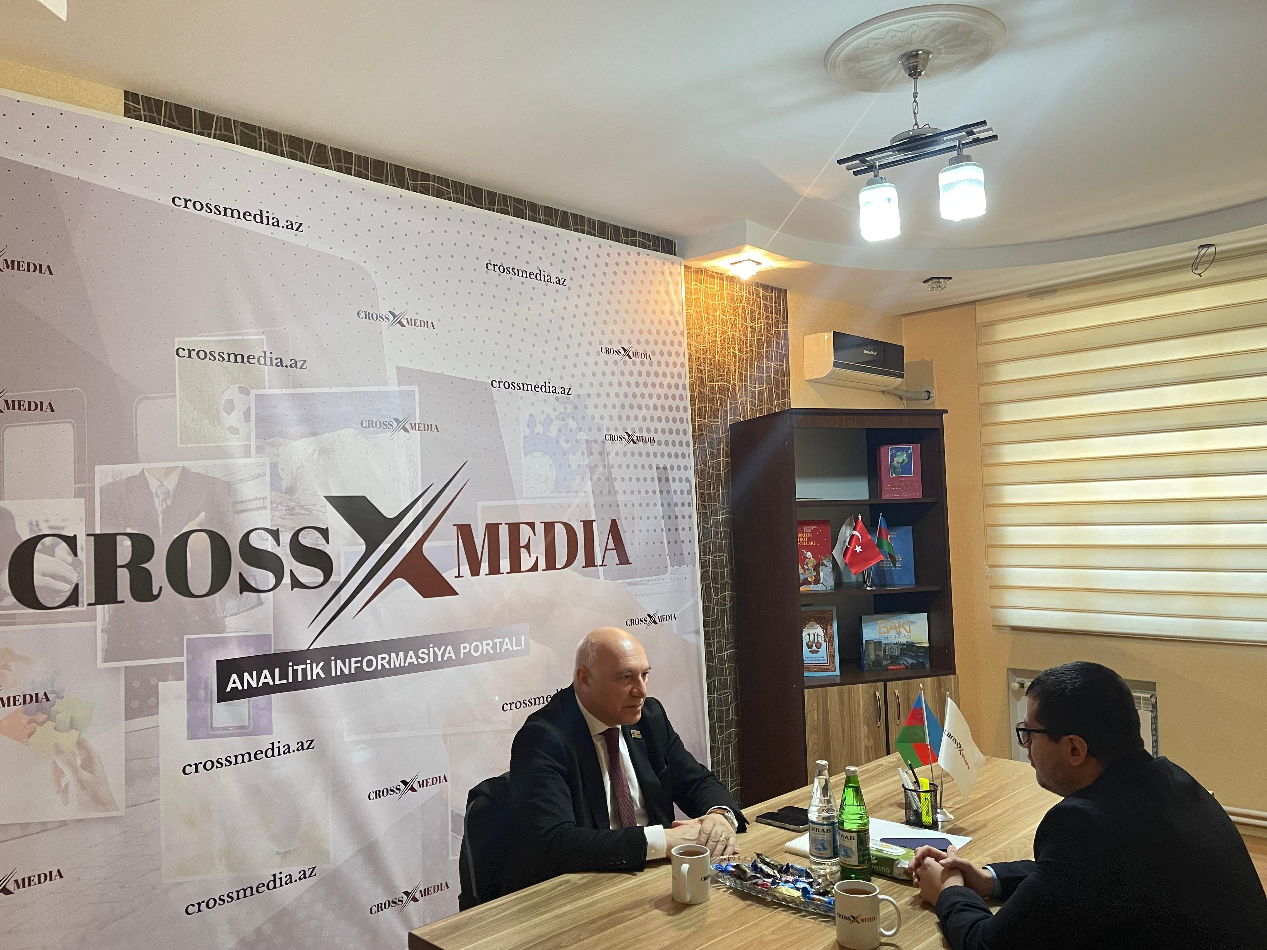 Deputat Arzuxan Əlizadə Crossmedia.az saytının qonağı olub