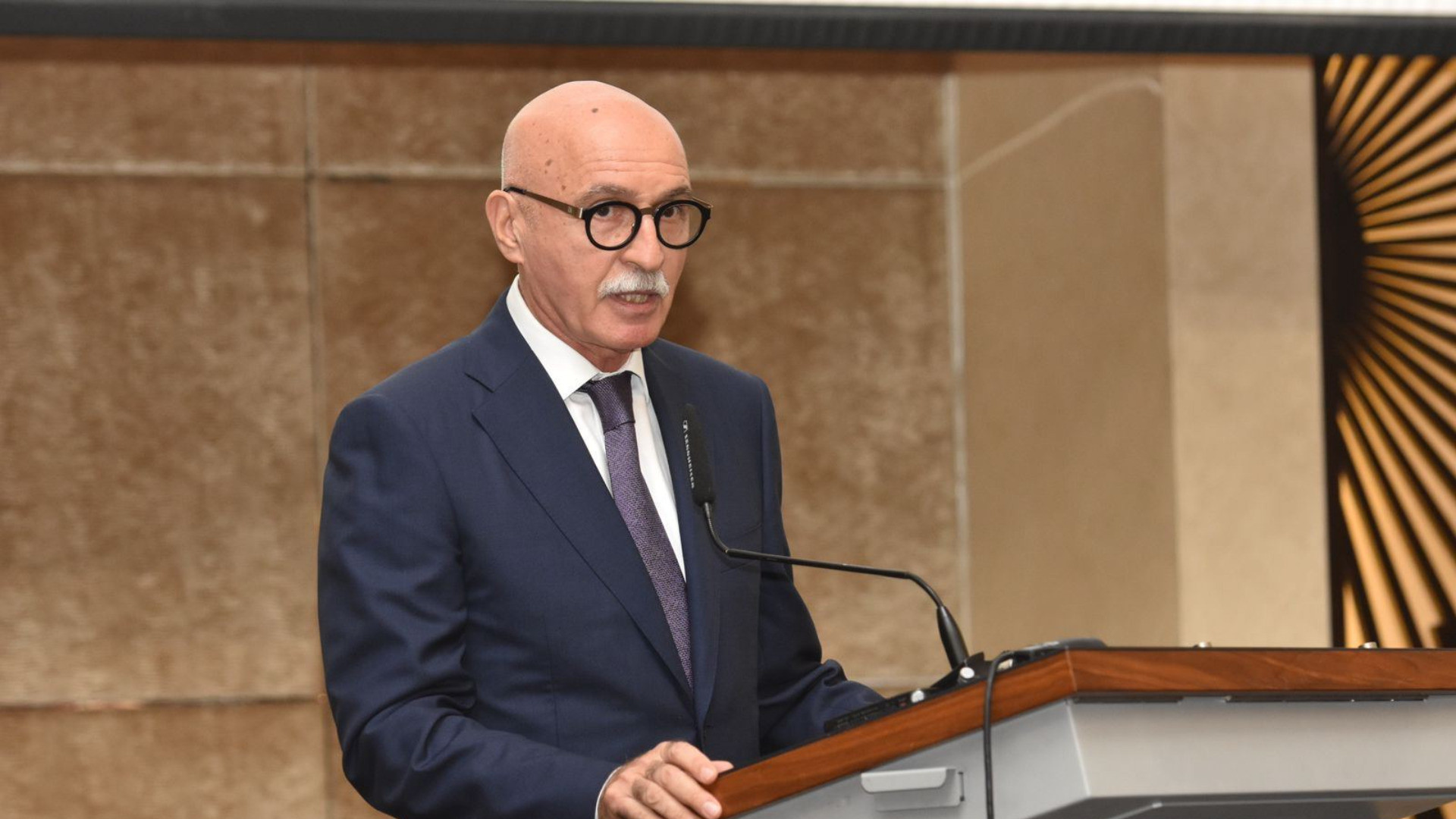 Nazir müavini: Bu gün bəzi sahələrin əksər mütəxəssislərini robotlar əvəz edir
