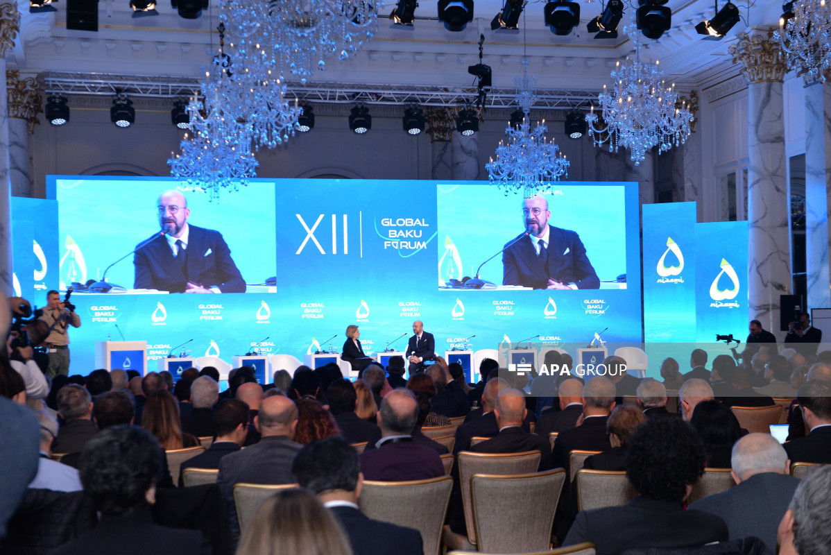 Bakı qlobal məsələlərin müzakirə mərkəzinə çevrilib