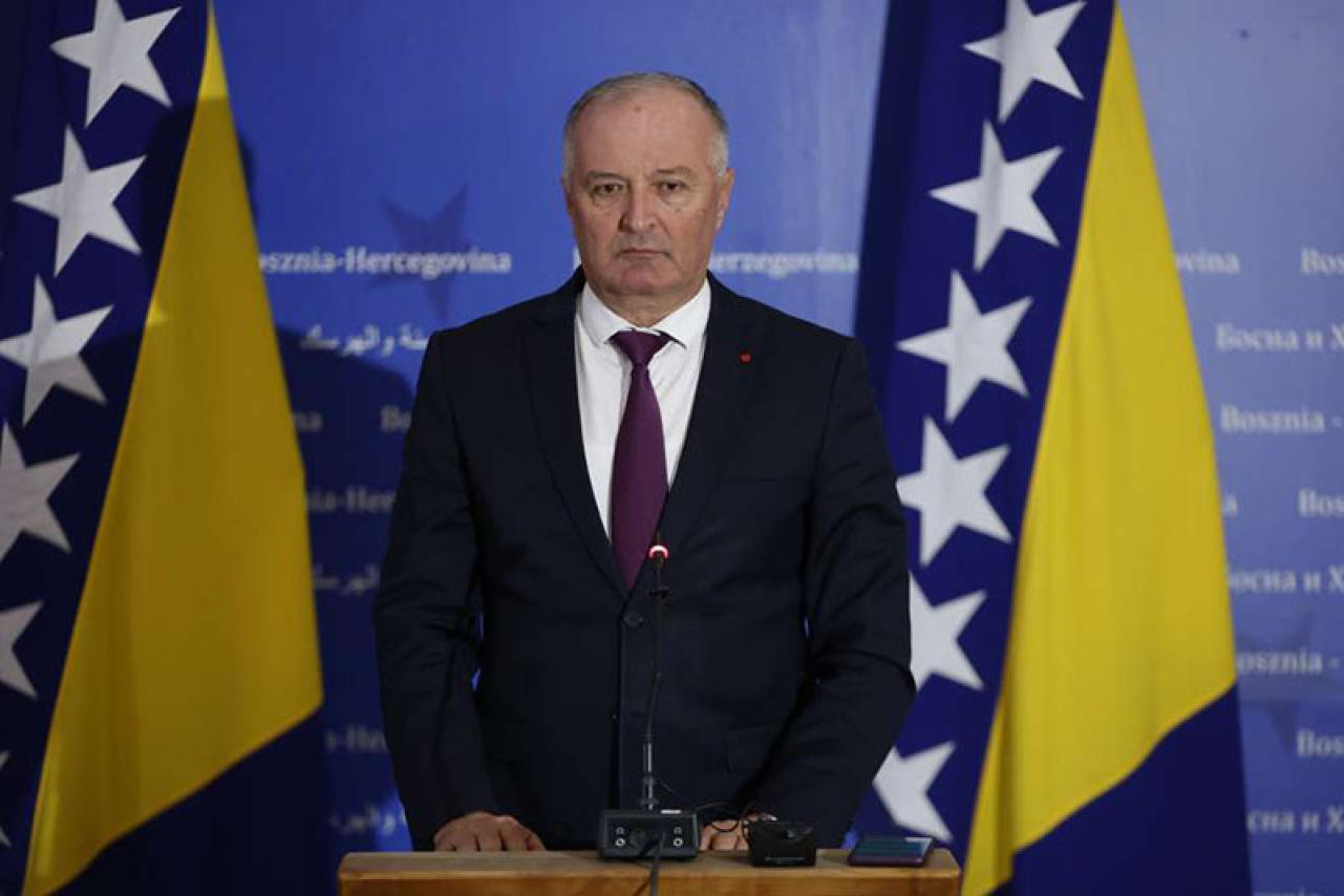 Zukan Helez Serbiya prezidentini hədələdi