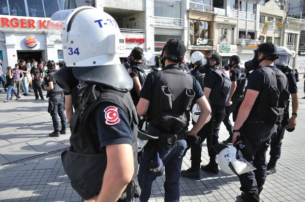 Ərdoğan və ailəsinə həqarət edən 55 şübhəli saxlanılıb