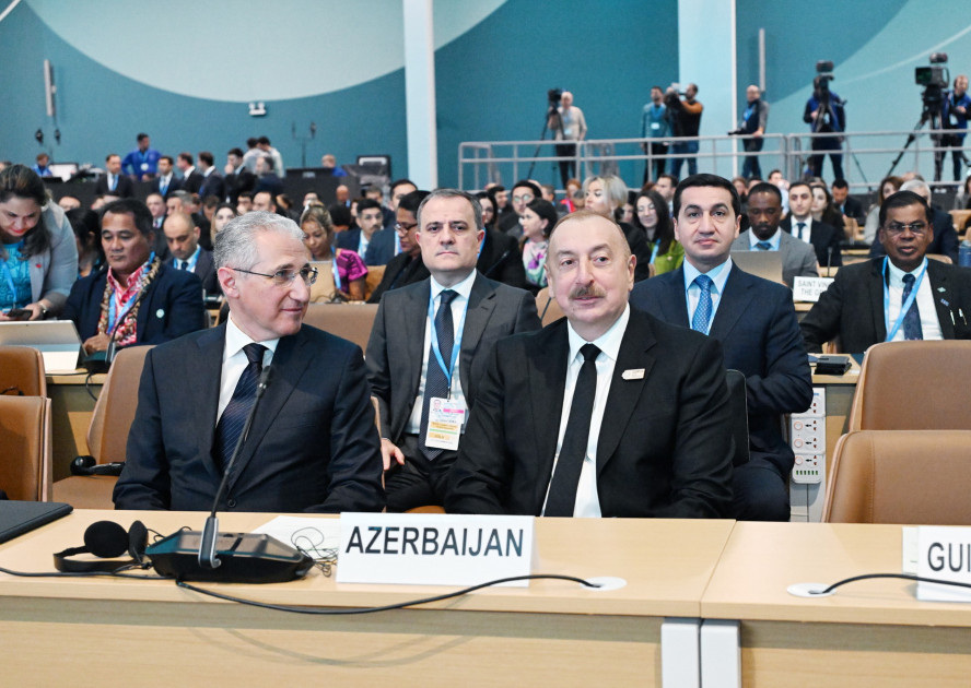 Prezident İlham Əliyev inkişaf etməkdə olan kiçik ada dövlətlərinin Sammitində iştirak edir