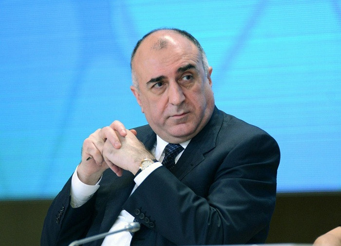Ermənistan həm "müharibə" deyir, həm "sülh" -