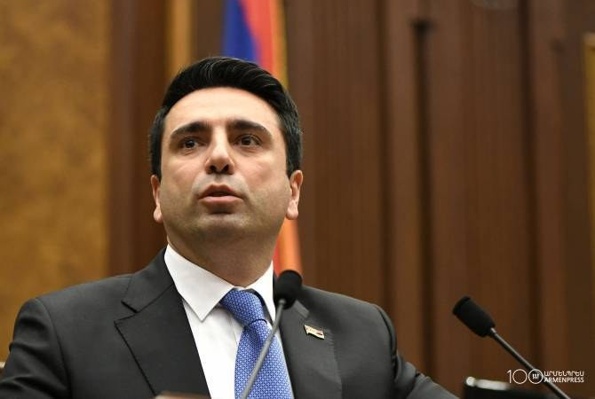 Alen Simonyan üç keçmiş prezidenti “seçilməmiş üçlük” adlandırdı
