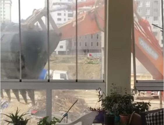 Evin yıxılsın məni qınayan, nə Fələstin, nə Suriya?! -