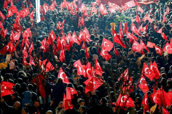 Türkiyədə yaşayan soydaşımız aksiyalardan danışdı: "Tələbələr dərsləri boykot edir"