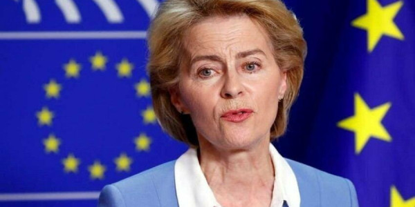 Ursula fon der Lyayen İrəvana gedib