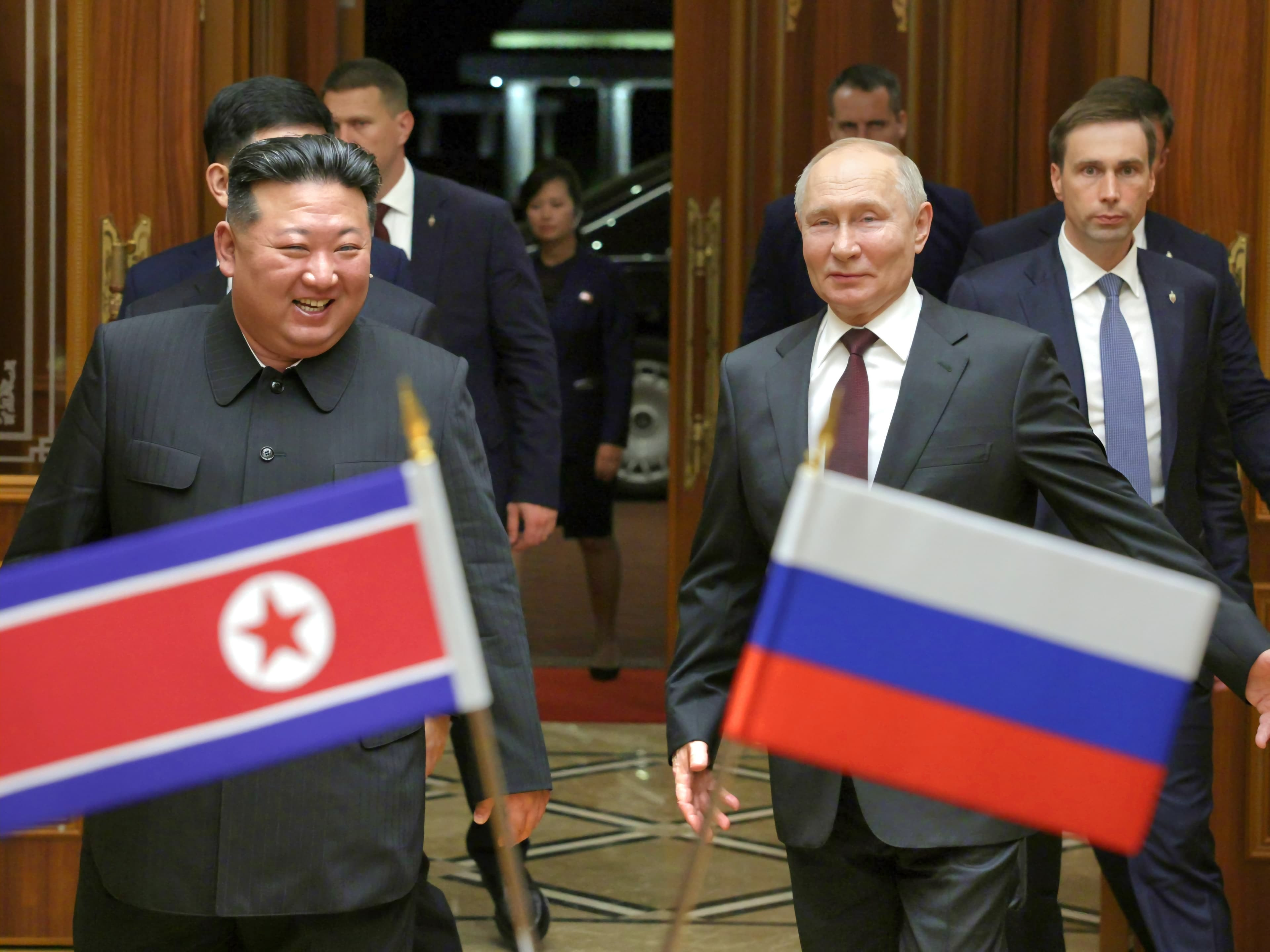 Putin Şimali Koreyanı sülh danışıqlarına qoşmaq istəyir