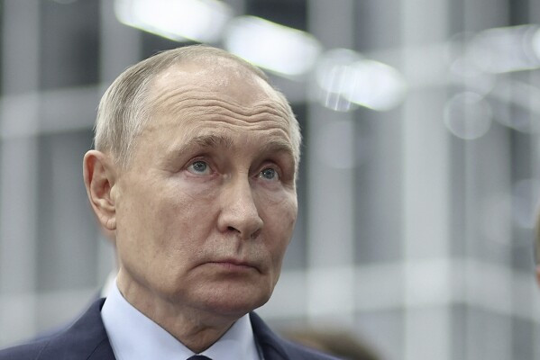 Putin Trampın sanksiyaları yüngülləşdirmə gücünü sınayır