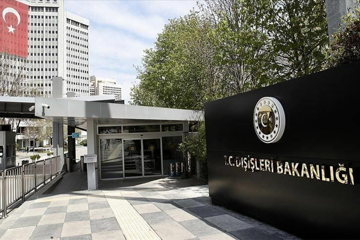 Türkiyə XİN Suriyada keçid hökumətinin yaradılmasını müsbət qarşılayıb