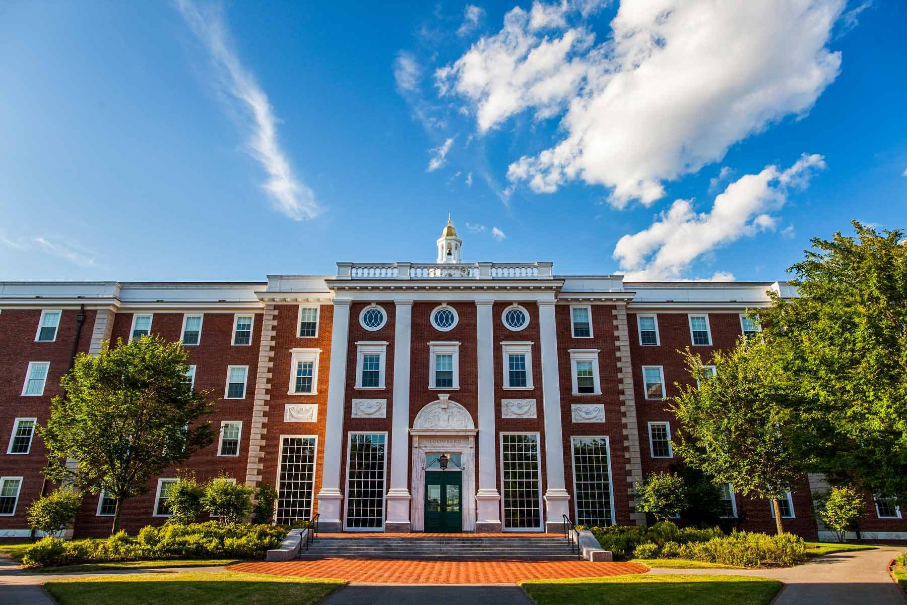 Harvard Universitetində qalmaqal: Türk tarixçi işdən çıxarıldı