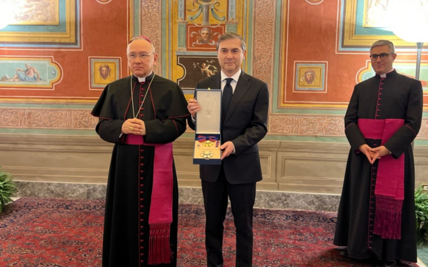 Azərbaycan səfiri Papa Cəngavər Ordeninin Böyük Xaçına layiq görülüb