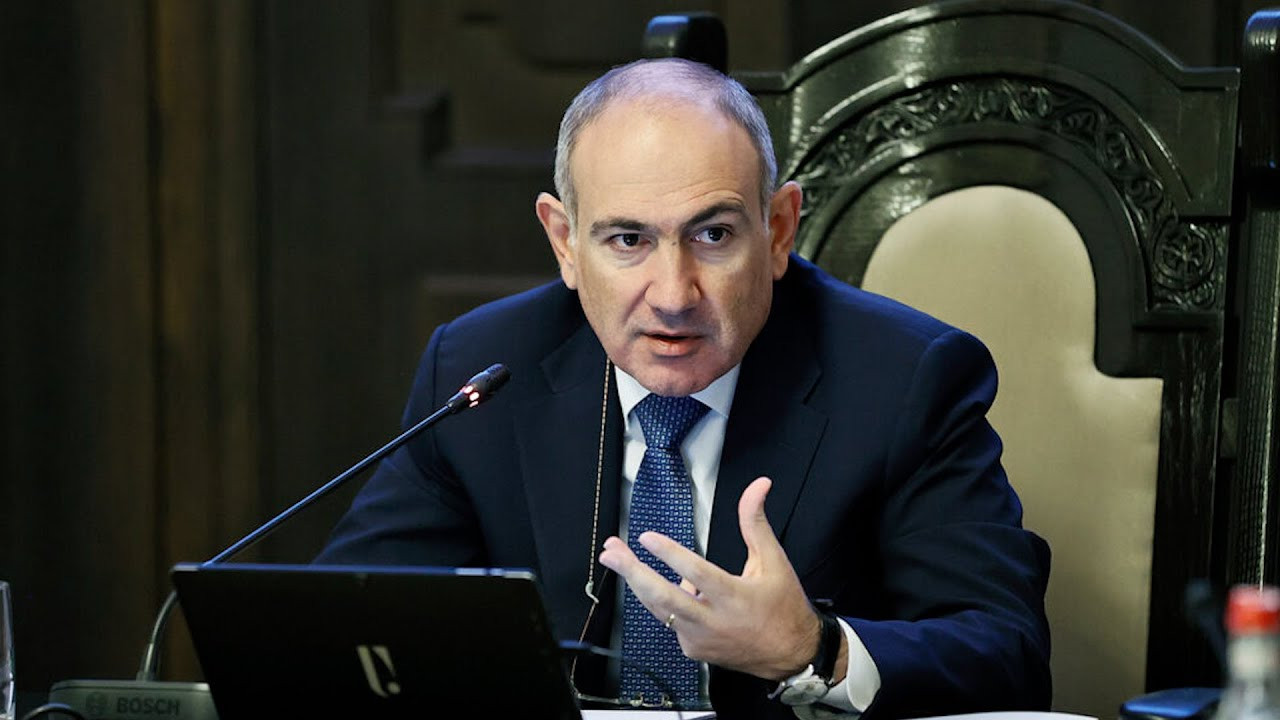 Paşinyandan etiraf: "Sürücülük vəsiqəmi imtahansız almışam"