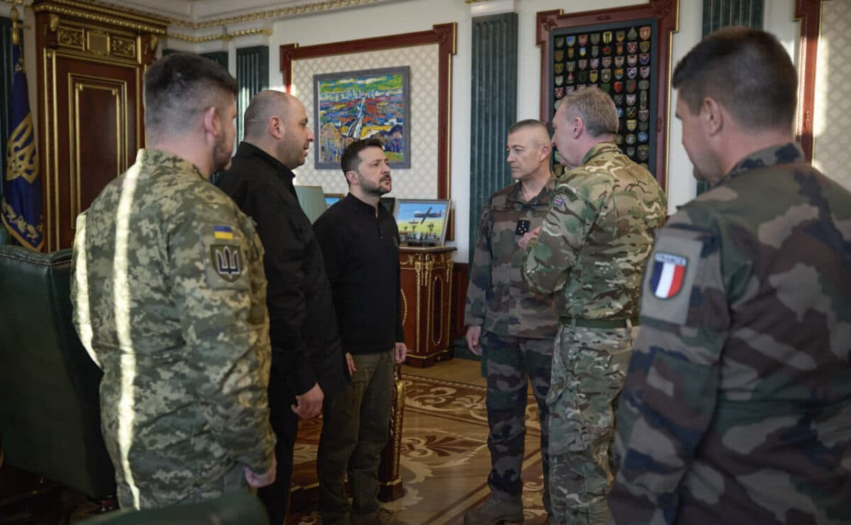 Zelenski Britaniya və Fransa hərbi rəhbərləri ilə təhlükəsizlik kontingentini müzakirə edib