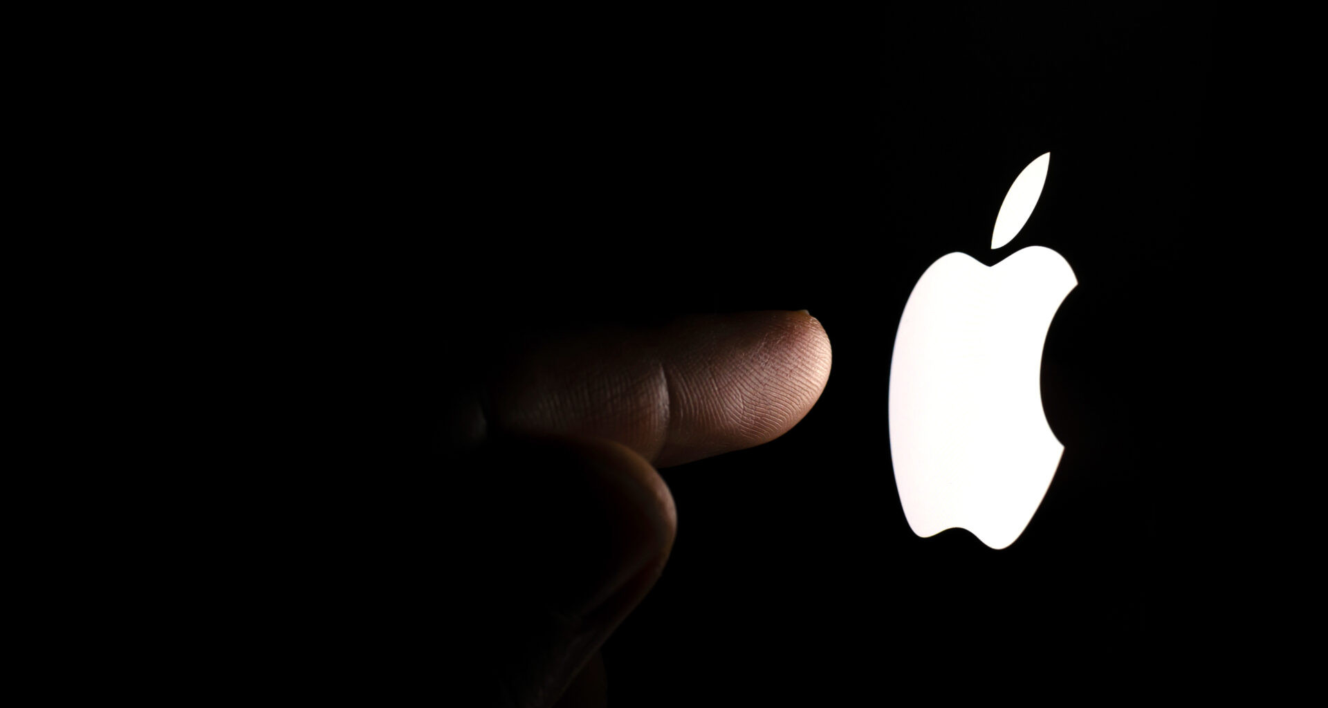 Apple liderliyi itirdi: Microsoft dünyanın ən dəyərli şirkətinə çevrildi