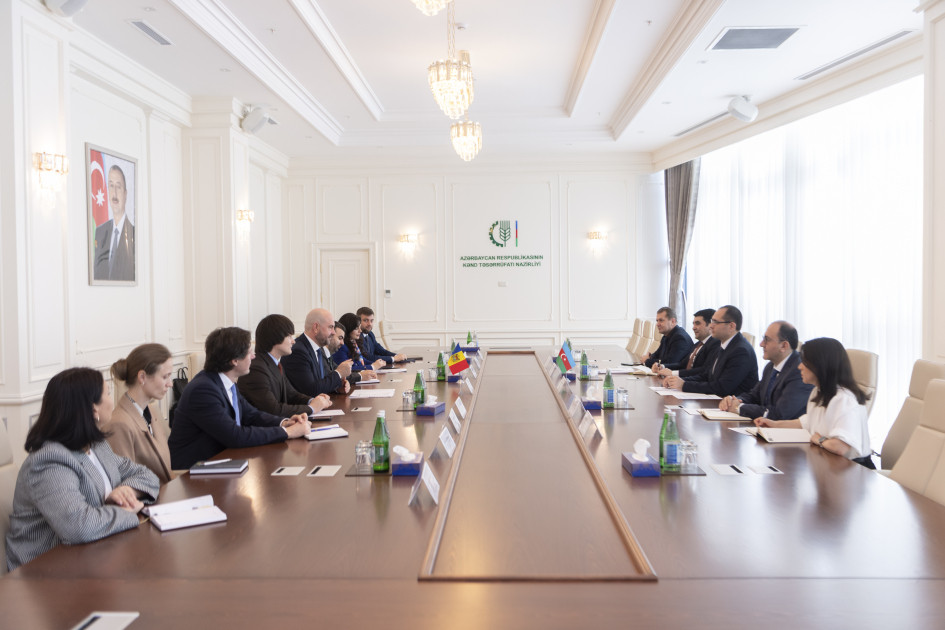 Kənd təsərrüfatı naziri Məcnun Məmmədov Moldova nümayəndə heyəti ilə görüşüb
