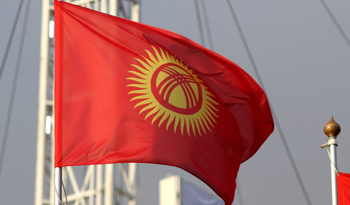 Qırğızıstanda çevriliş və kütləvi iğtişaşların qarşısı alınıb