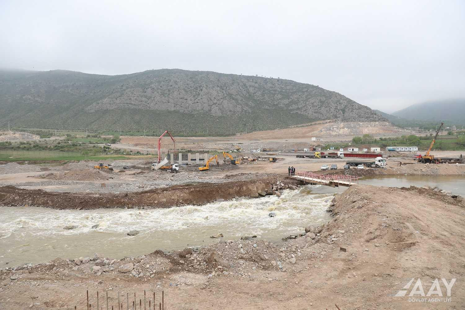 Azərbaycan-İran sərhədində yeni avtomobil körpüsünün istifadəyə veriləcəyi tarix məlum olub