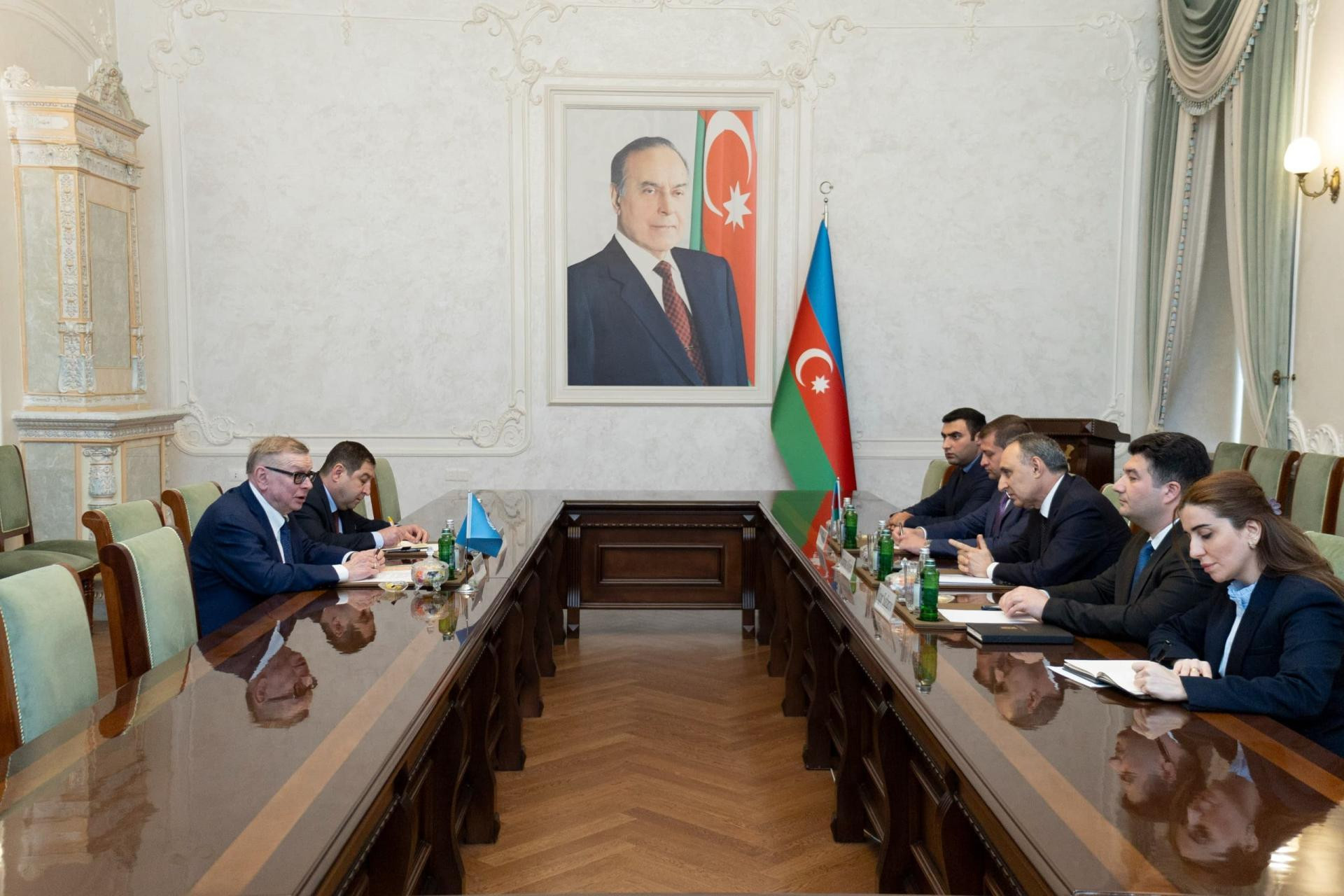 Kamran Əliyev BMT Baş katibinin köməkçisi ilə əməkdaşlıq imkanlarını müzakirə edib