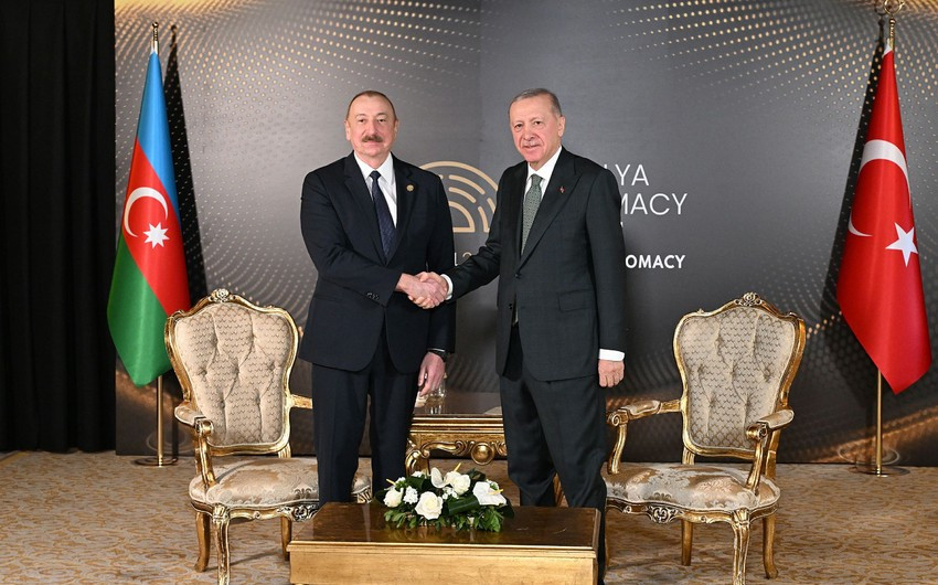 Prezident  İlham Əliyevin Türkiyə Prezidenti Rəcəb Tayyib Ərdoğan ilə görüşü keçirilir-