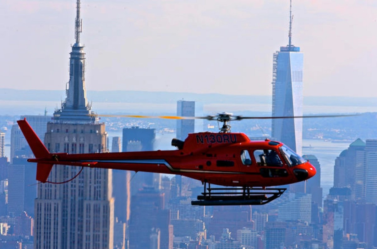 Nyu-Yorkda helikopter qəzası: Ailə və pilot həlak oldu